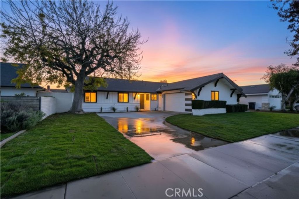 410 W Crystal View, Orange, CA 92865