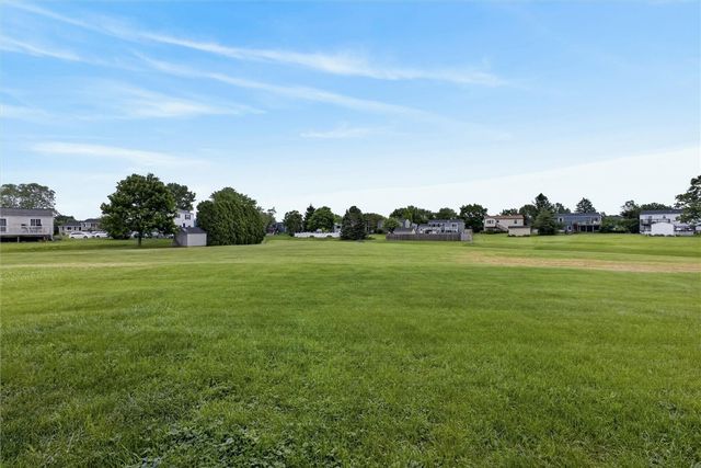 1599 Flaxen Drive, Farmington, NY 14425