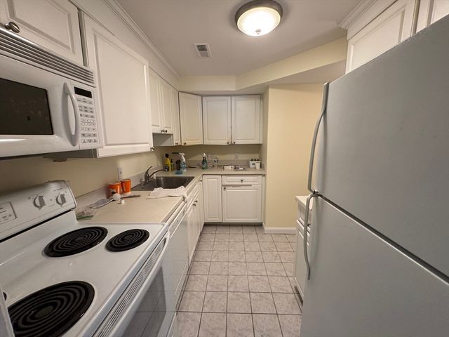 66 Jericho Rd 66, Weston, MA 02493