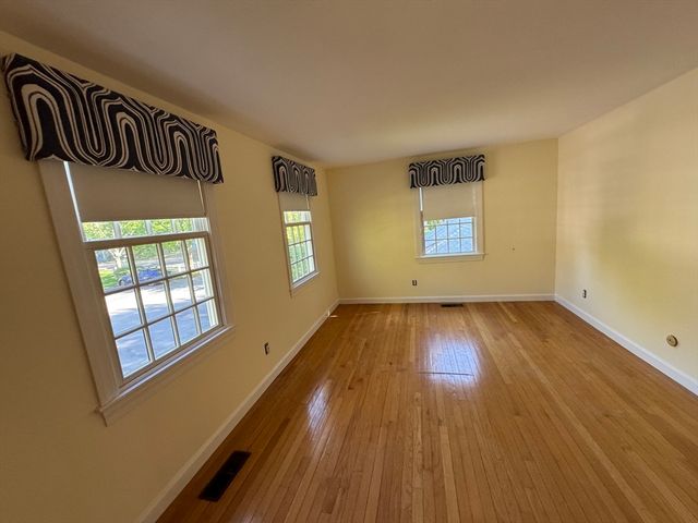 66 Jericho Rd 66, Weston, MA 02493