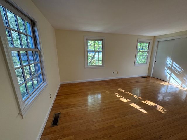 66 Jericho Rd 66, Weston, MA 02493