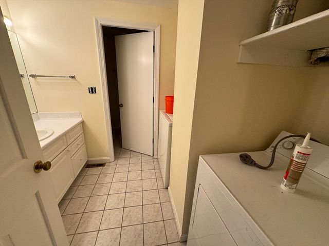 66 Jericho Rd 66, Weston, MA 02493