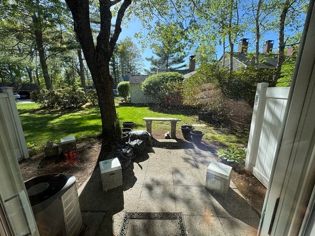 66 Jericho Rd 66, Weston, MA 02493