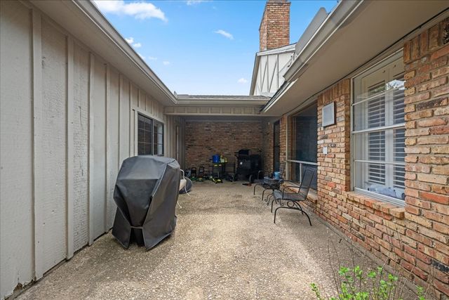 7610 Meadow Oaks Drive, Dallas, TX 75230