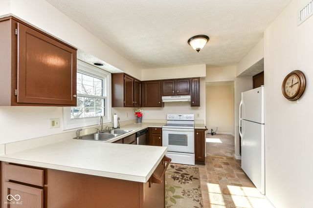 8545 Woodstone Court, Indianapolis, IN 46256