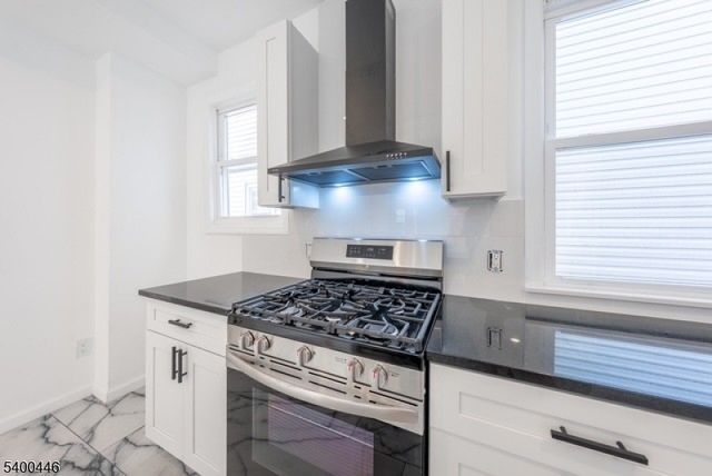 32 Palm St, Newark City, NJ 07106