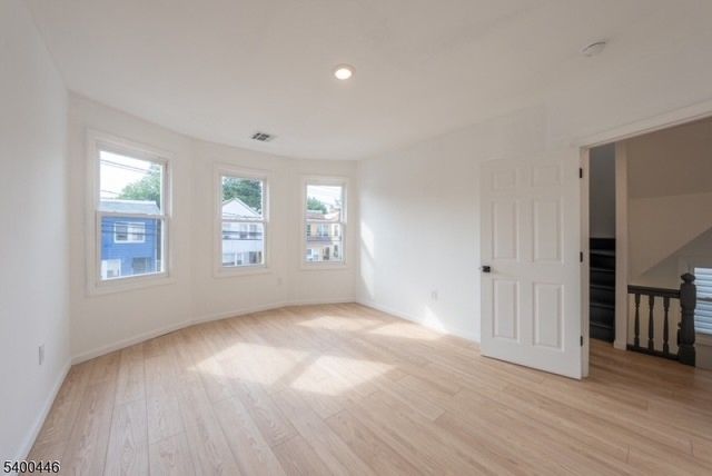 32 Palm St, Newark City, NJ 07106