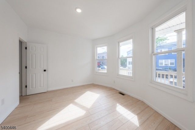 32 Palm St, Newark City, NJ 07106