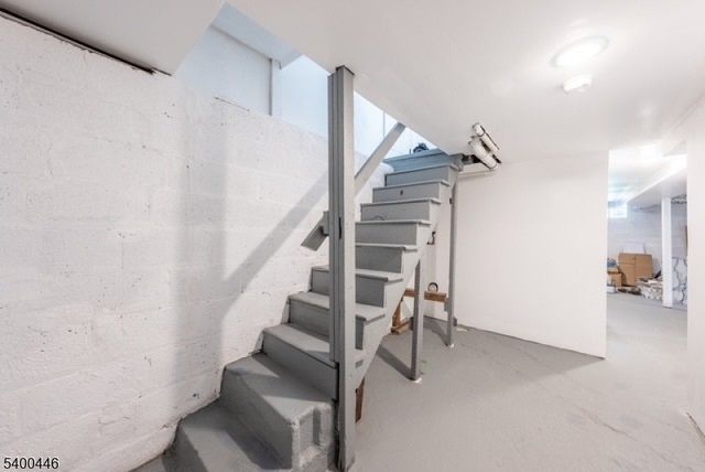 32 Palm St, Newark City, NJ 07106