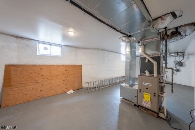 32 Palm St, Newark City, NJ 07106