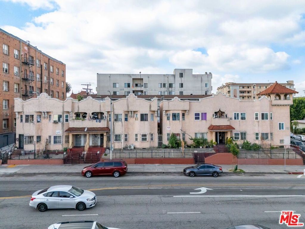 2214 W 8th Street, Los Angeles, CA 90057