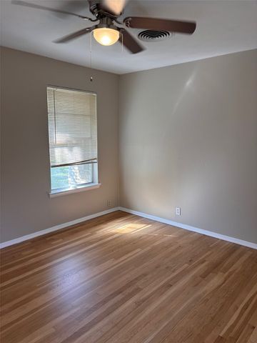 1110 Edinburg Lane, Denton, TX 76209