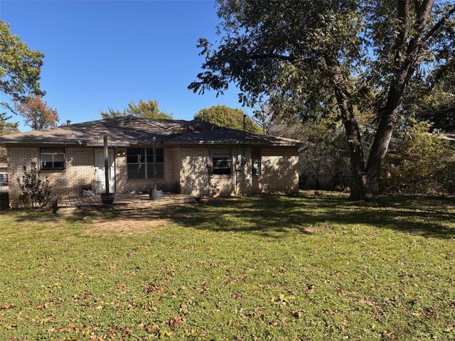 1110 Edinburg Lane, Denton, TX 76209