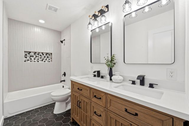 91 April Wind Drive S, Conroe, TX 77356
