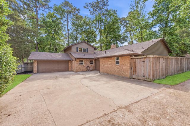 91 April Wind Drive S, Conroe, TX 77356
