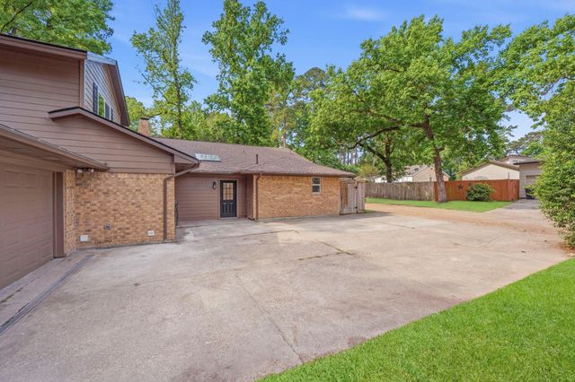 91 April Wind Drive S, Conroe, TX 77356
