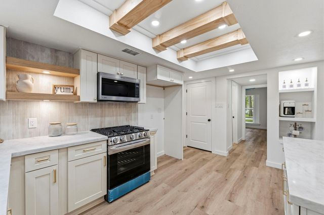 91 April Wind Drive S, Conroe, TX 77356