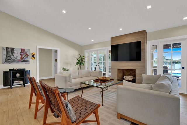 7691 Estrella Circle, Boca Raton, FL 33433