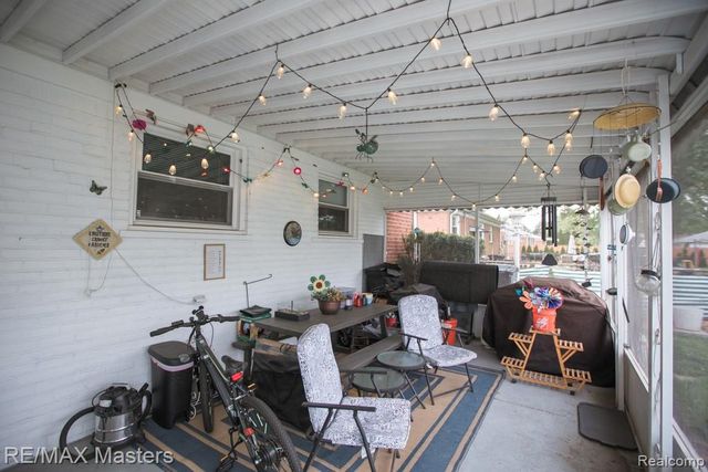 15121 Pennsylvania Avenue, Allen Park, MI 48101