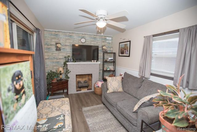 15121 Pennsylvania Avenue, Allen Park, MI 48101