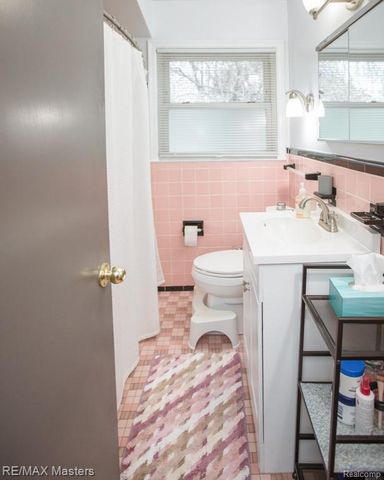 15121 Pennsylvania Avenue, Allen Park, MI 48101