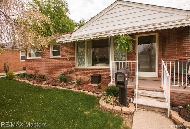 15121 Pennsylvania Avenue, Allen Park, MI 48101