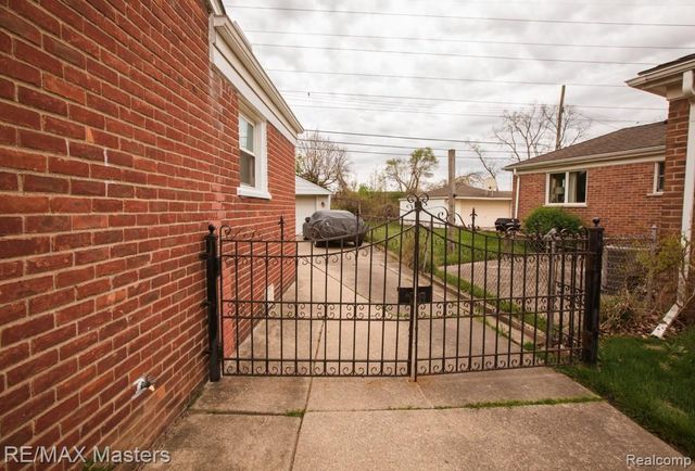 15121 Pennsylvania Avenue, Allen Park, MI 48101