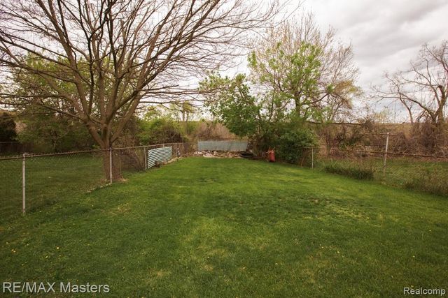 15121 Pennsylvania Avenue, Allen Park, MI 48101