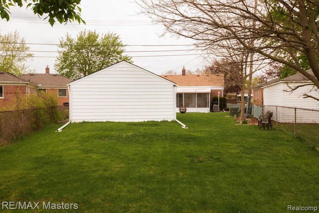 15121 Pennsylvania Avenue, Allen Park, MI 48101