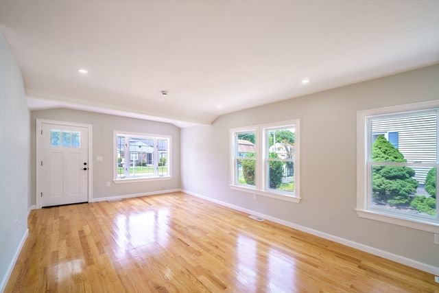124 Magoun Ave, Brockton, MA 02301