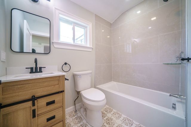 124 Magoun Ave, Brockton, MA 02301