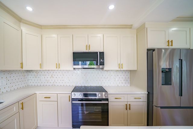 124 Magoun Ave, Brockton, MA 02301