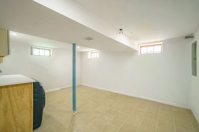 124 Magoun Ave, Brockton, MA 02301