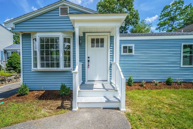 124 Magoun Ave, Brockton, MA 02301
