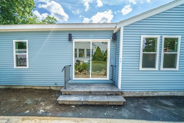 124 Magoun Ave, Brockton, MA 02301