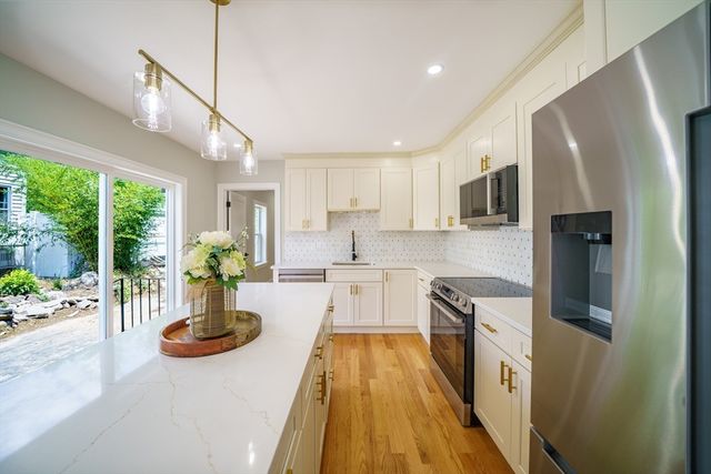 124 Magoun Ave, Brockton, MA 02301