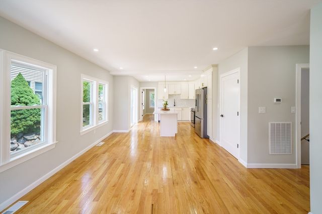 124 Magoun Ave, Brockton, MA 02301