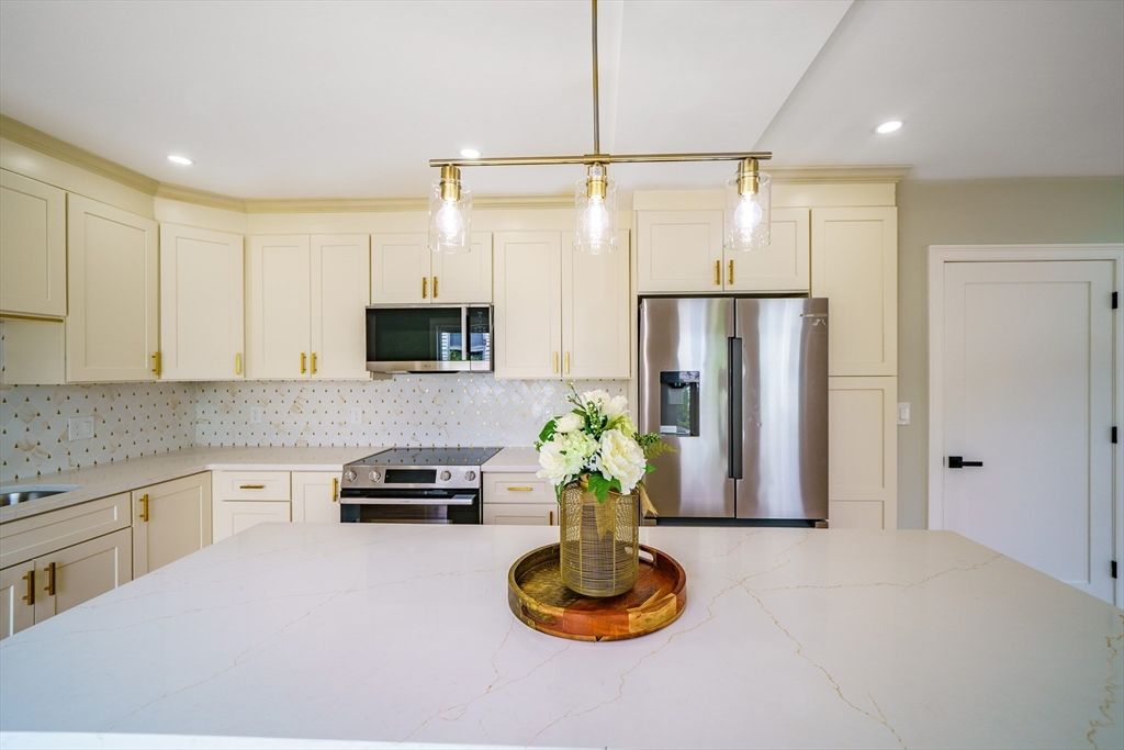 124 Magoun Ave, Brockton, MA 02301