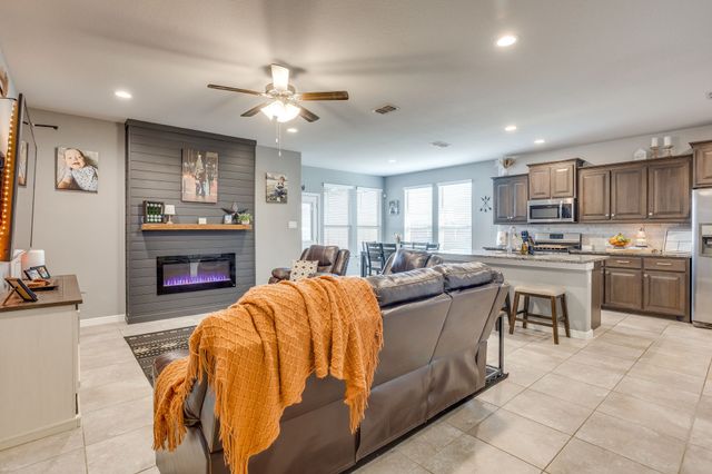 432 Windsail Lane, Azle, TX 76020