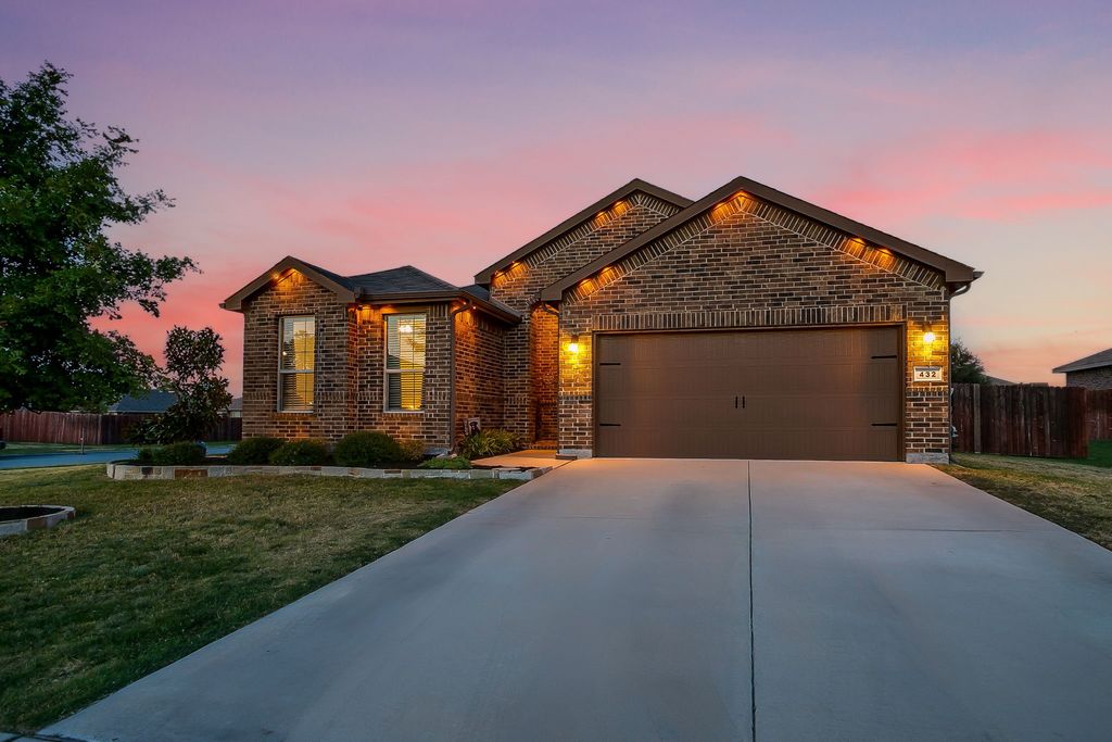432 Windsail Lane, Azle, TX 76020