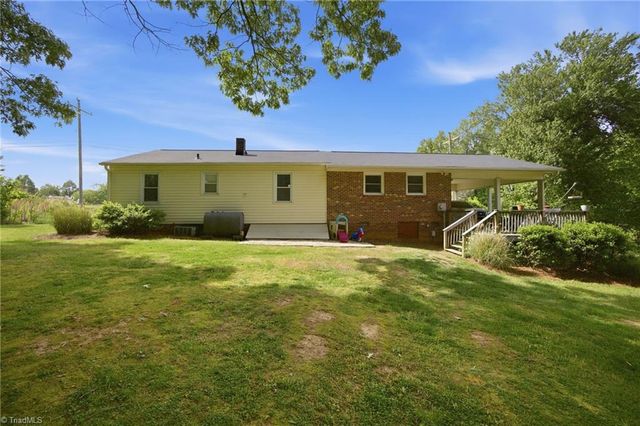 5406 Reidsville Road, Walkertown, NC 27009