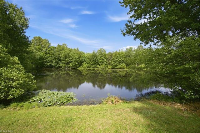 5406 Reidsville Road, Walkertown, NC 27009