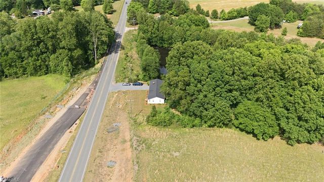 5406 Reidsville Road, Walkertown, NC 27009