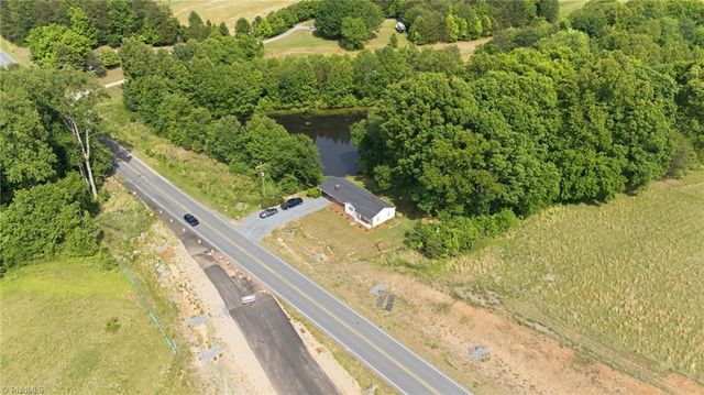 5406 Reidsville Road, Walkertown, NC 27009