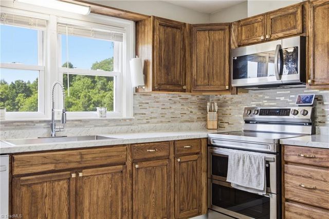 5406 Reidsville Road, Walkertown, NC 27009