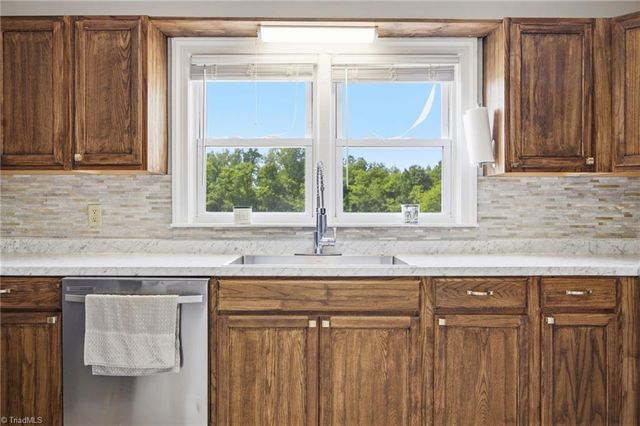 5406 Reidsville Road, Walkertown, NC 27009