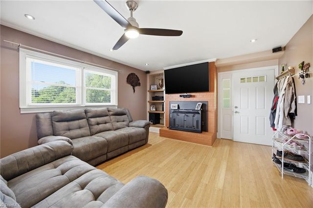 5406 Reidsville Road, Walkertown, NC 27009