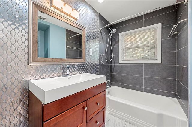 2229 Beecher SW Circle, Atlanta, GA 30311