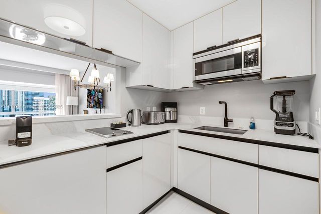 1435 Brickell Ave 3410, Miami, FL 33131