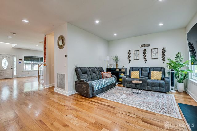 54 Hillcrest Avenue, Iselin, NJ 08830